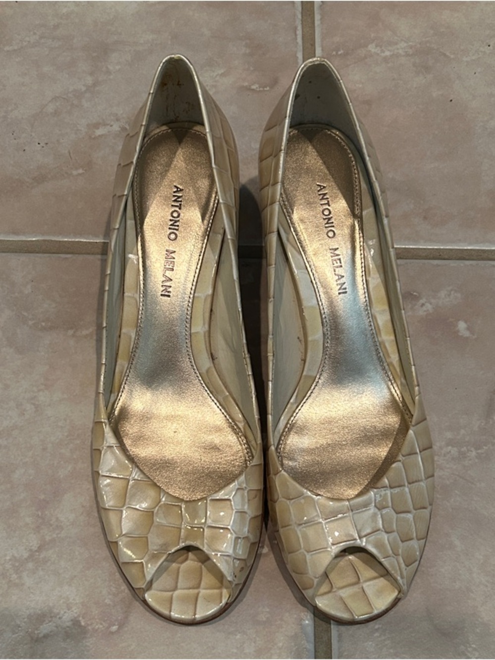 ANTONIO MELANI Cream Croc-Embossed Peep-Toe Heels